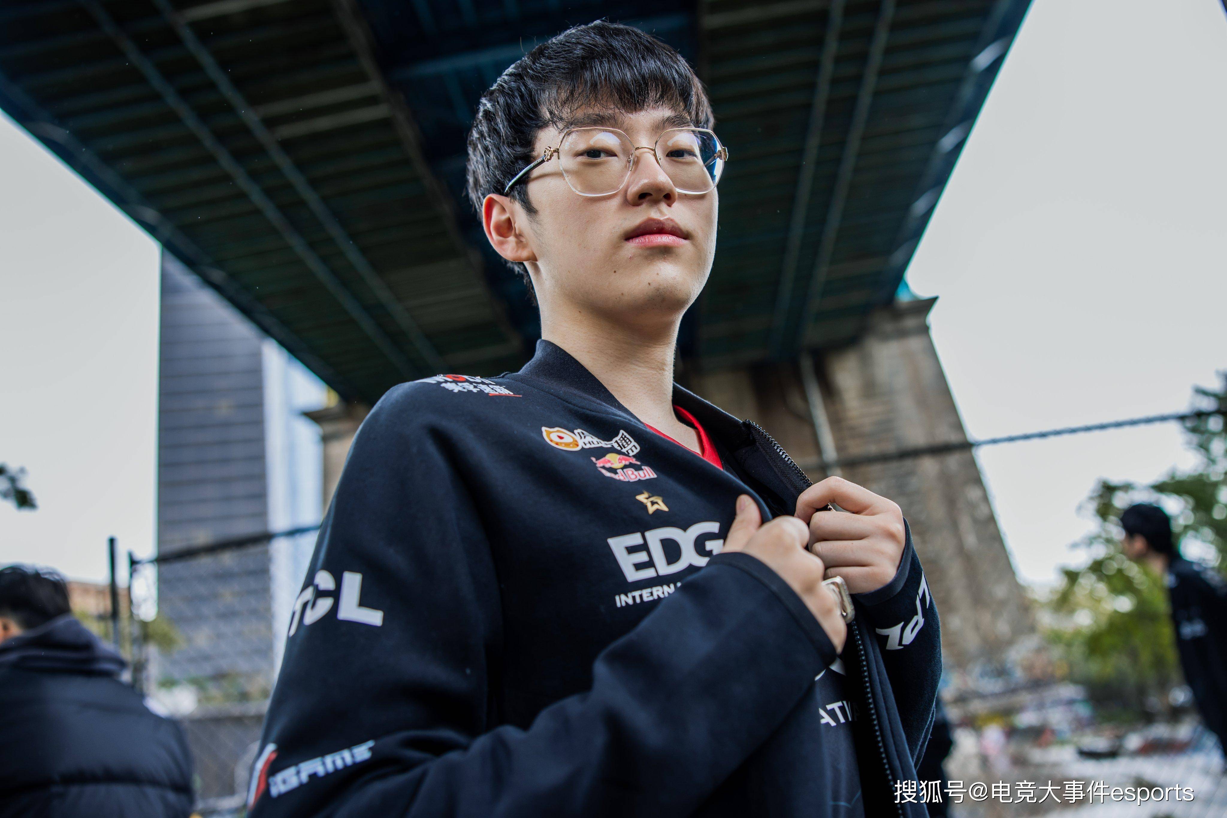 GEN横扫DRX，Clid打出惊人五杀顶尖较量四强赛，留下经典瞬间