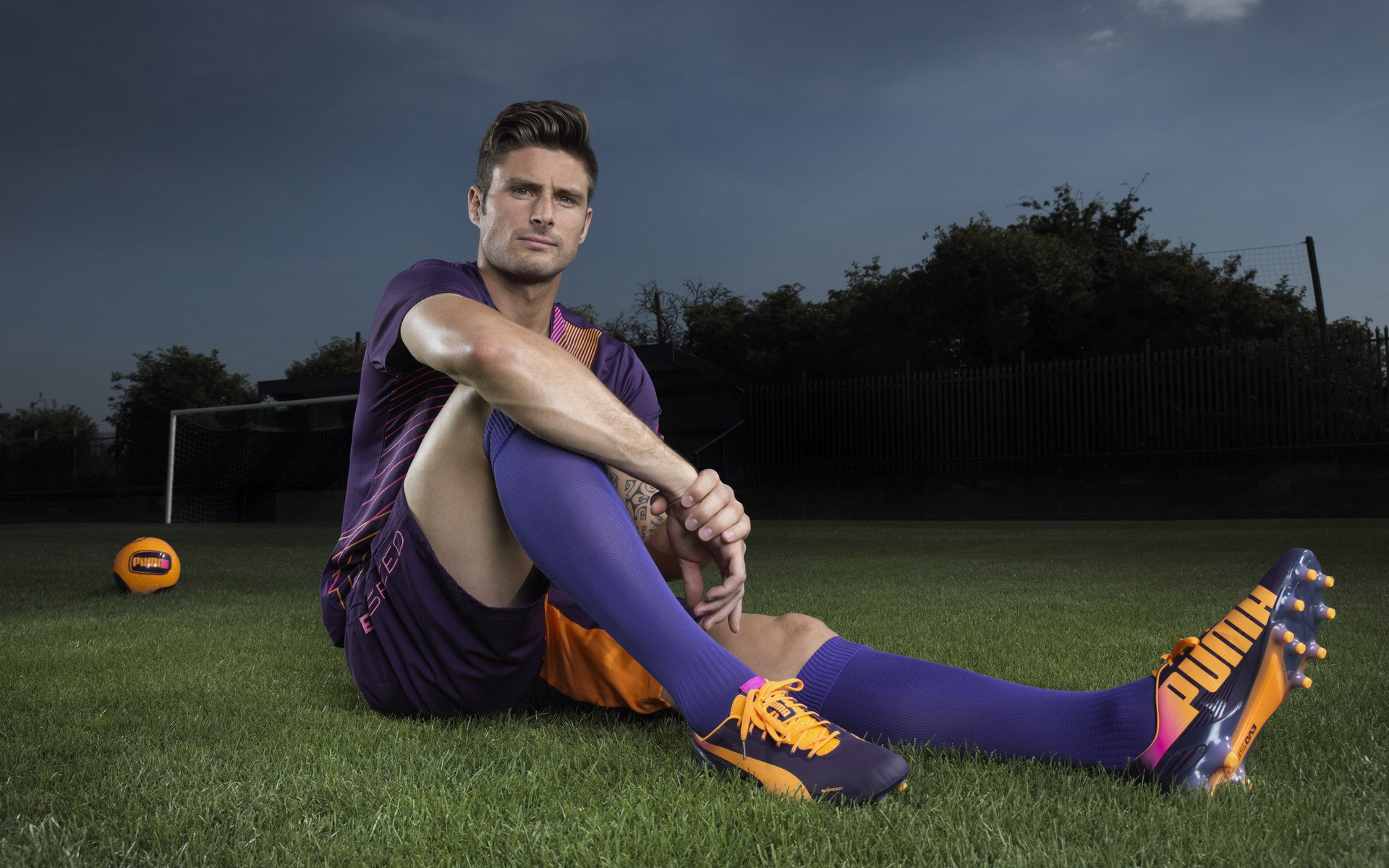 格鲁吉亚弯刀出鞘!克瓦拉茨赫利亚关键战一锤定音,足球世界从无温柔乡